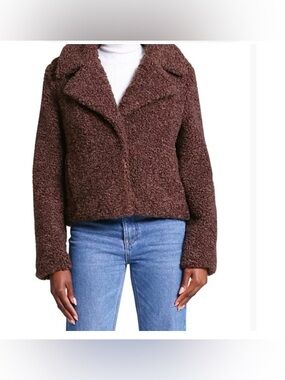 NWT Avec Les Filles brand size large- Brown Fur Slightly Cropped